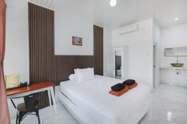 Aruna 3 – Urban Superior Queen Room